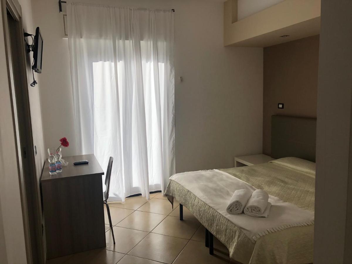 B&B A Due Passi San Giovanni Gemini Dış mekan fotoğraf