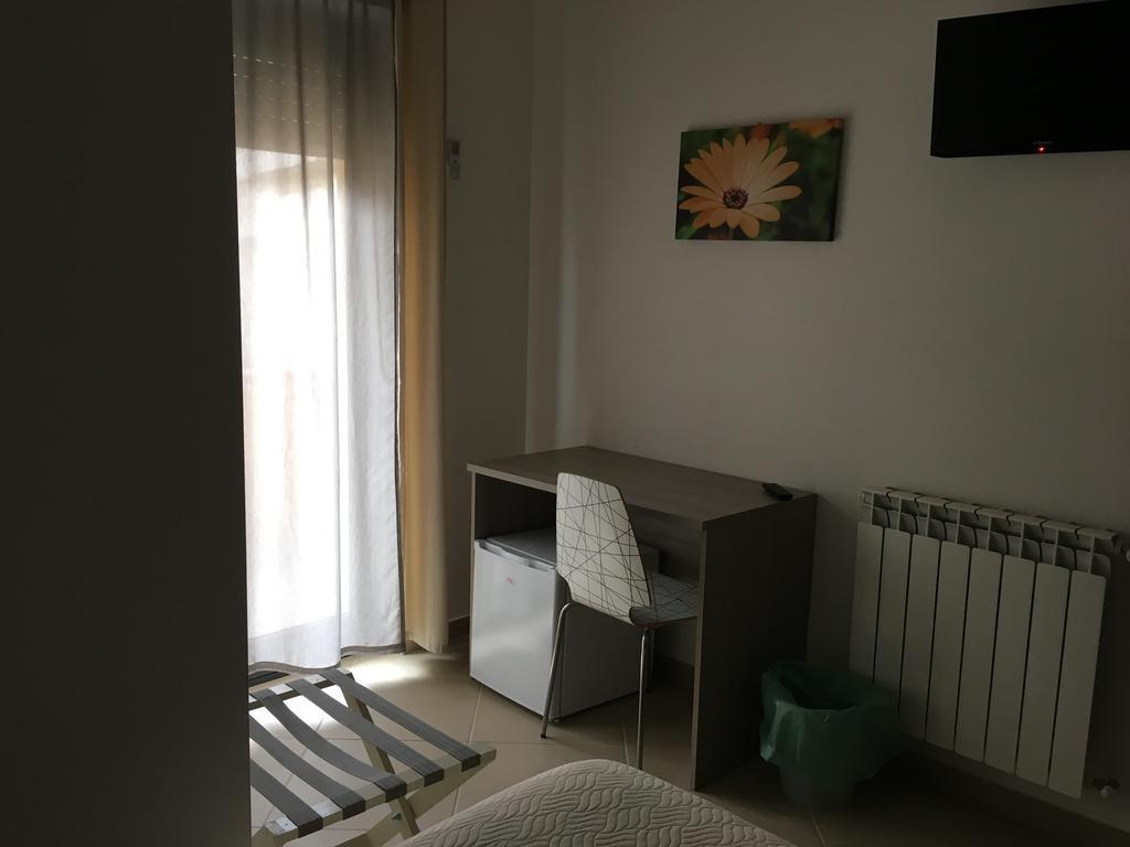 B&B A Due Passi San Giovanni Gemini Dış mekan fotoğraf